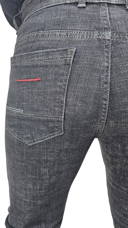 slim fit jeans